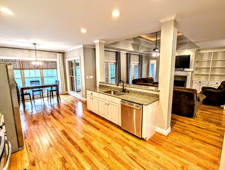 Building Photo - 291 Greystone Dr