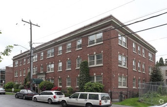Building Photo - Redside - The Mulholland