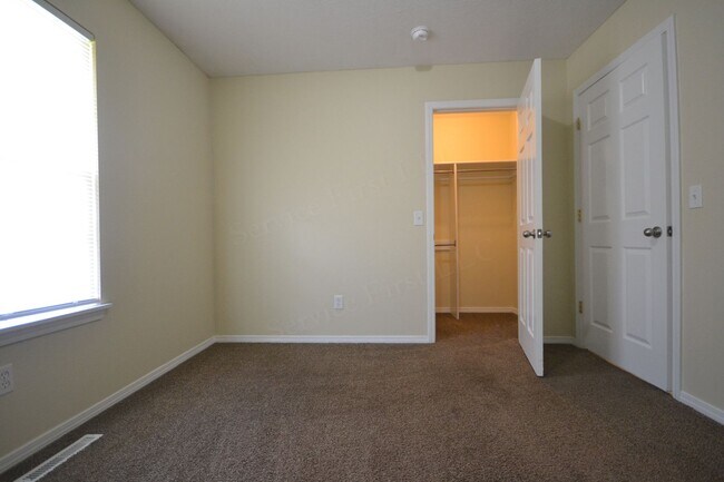 Building Photo - 432 Birchwood Duplex