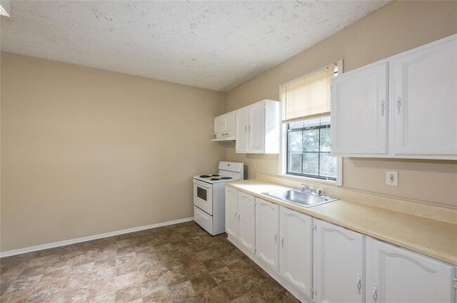 Building Photo - 3038 Courtney Dr