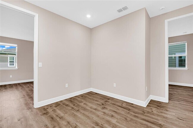 Building Photo - 10205 Pearson Ave