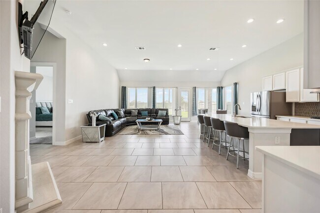 Building Photo - 24023 Lake Molveno Dr