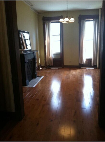 Building Photo - 1987 Madison Ave