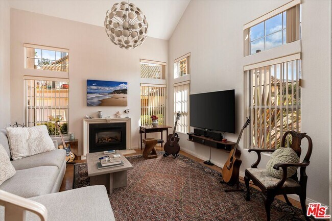 Building Photo - 1256 Cravens Ln