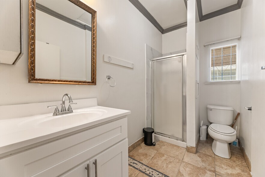 Building Photo - 2814 Ellendale Pl