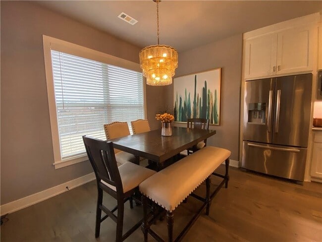 Building Photo - 300 Waterfall Ln