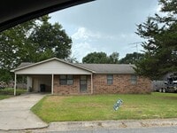 Building Photo - 23 Hartwell Pl