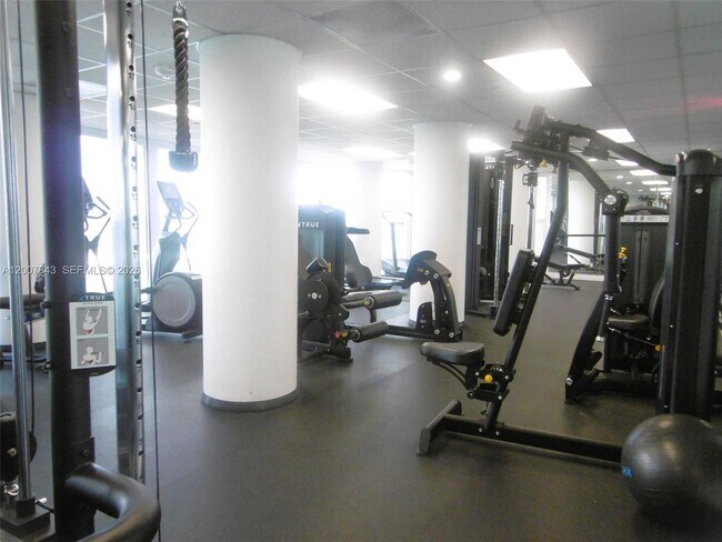 Building Photo - 770 Claughton Island Dr