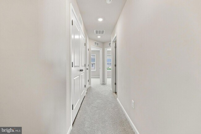 Building Photo - 394 Seeback Dr