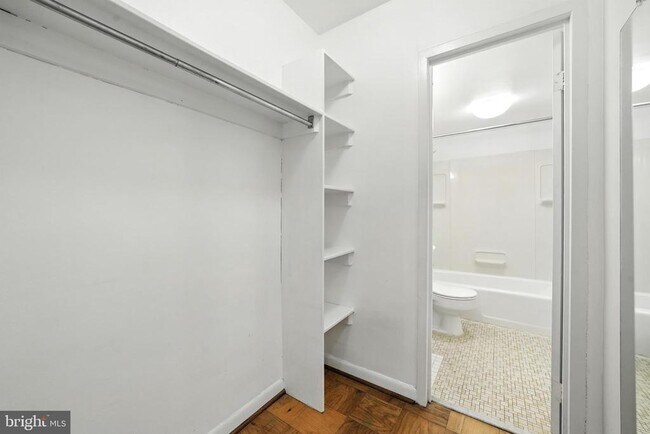 Building Photo - 1260 21st St NW