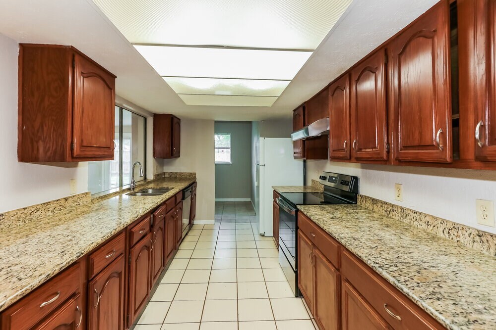 Building Photo - 15619 Loma Verde Dr