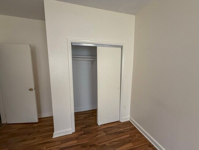 Building Photo - 36 Wildwood St