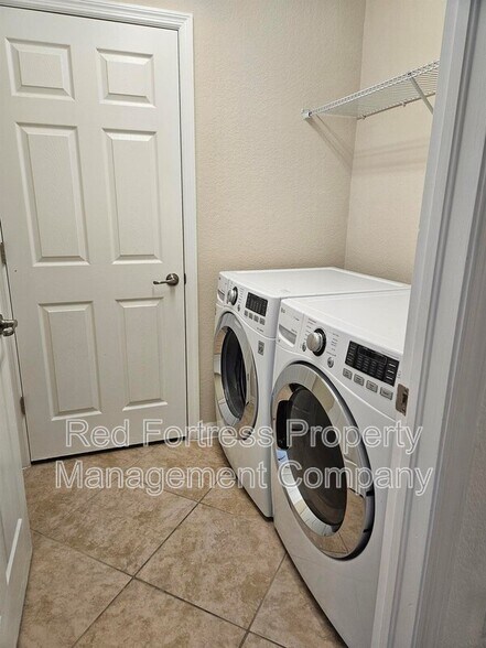 Building Photo - 17451 Old Harmony Dr