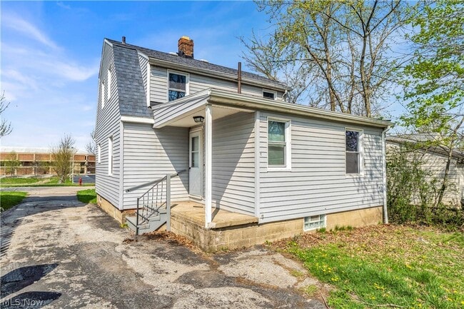 Building Photo - 5461 Clement Ave