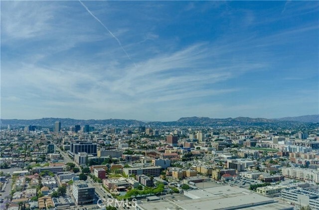 Building Photo - 900 W Olympic Blvd