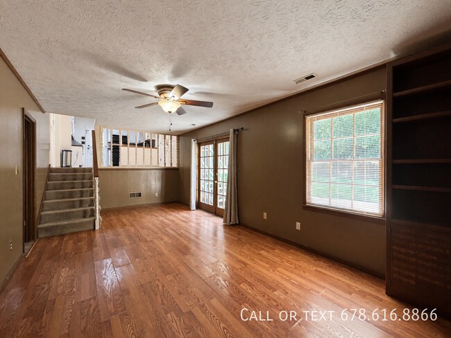 Building Photo - 2666 S Lakeview Dr SW