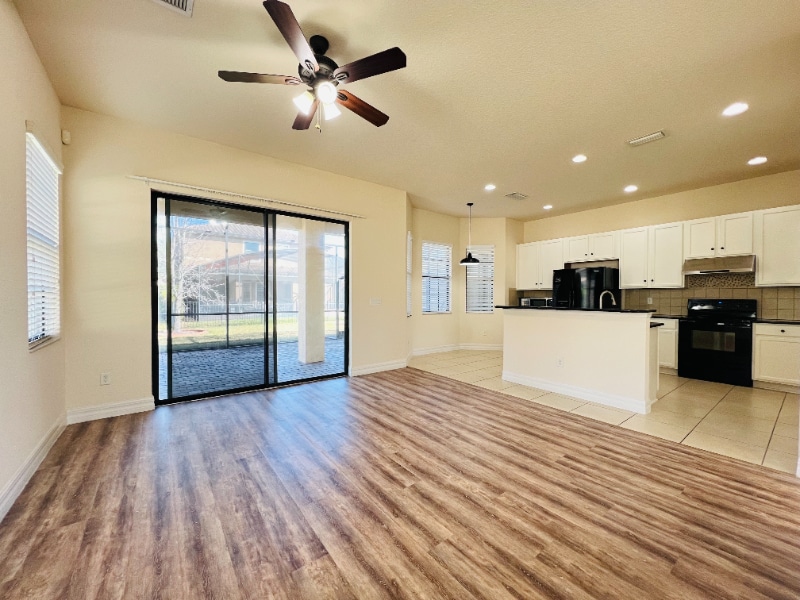 Building Photo - 10441 Stapeley Dr