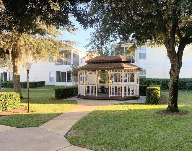 Building Photo - FULLY FURNISHED - Peaceful 4 Bed / 2 Bath Condo