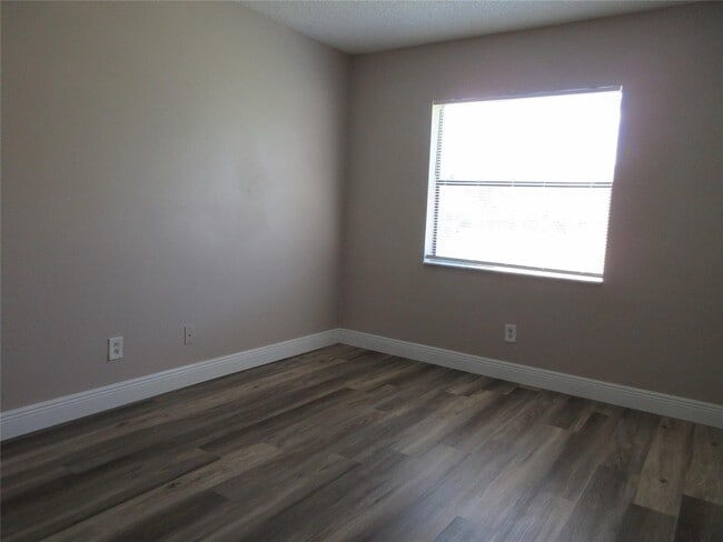 Building Photo - 11515 NW 44th St