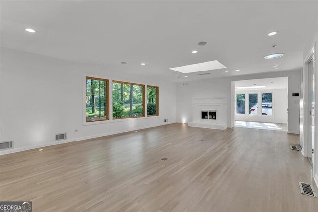 Building Photo - 2605 McKinnon Dr