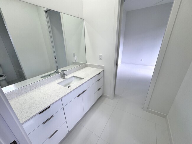 Building Photo - 4116 NW 20th St