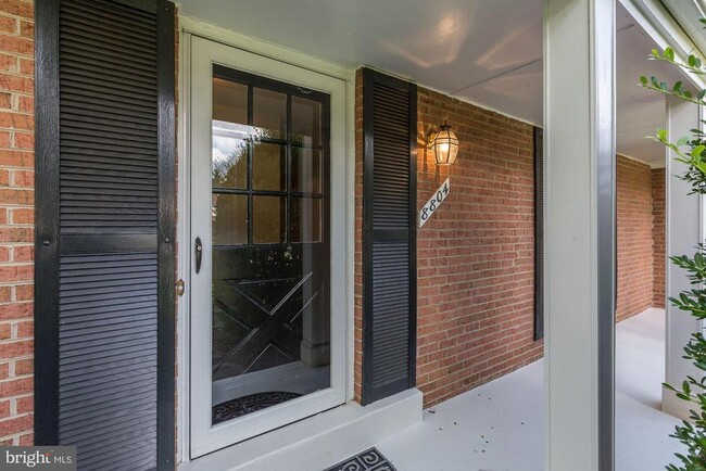 Building Photo - 8804 Falls Chapel Way