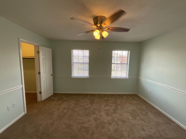 Building Photo - 3924 Miramar Ct