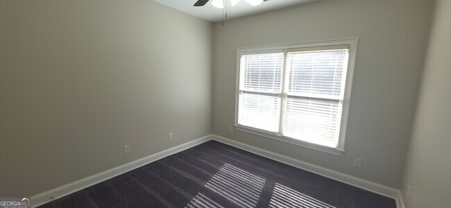 Building Photo - 1593 Park Hollow Ln NE