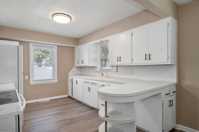 Building Photo - Adorable 3 Bedroom, 1.5 Bathroom House!