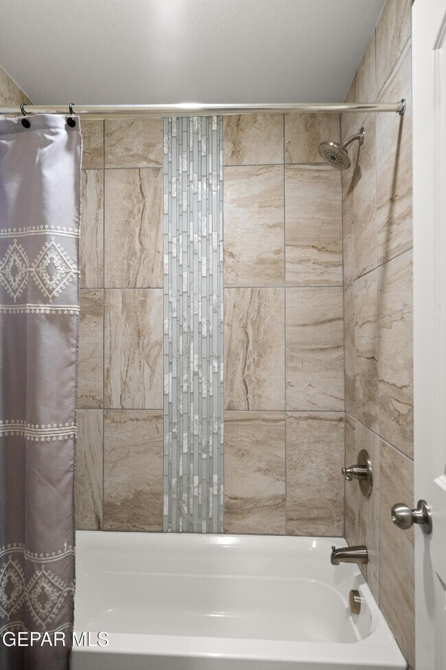 Building Photo - 12776 Hidden Edge Dr