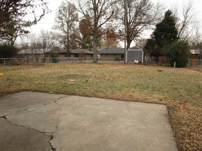 Building Photo - (3) Bed/(1) Bath in Core Norman! Pet Negotiable!