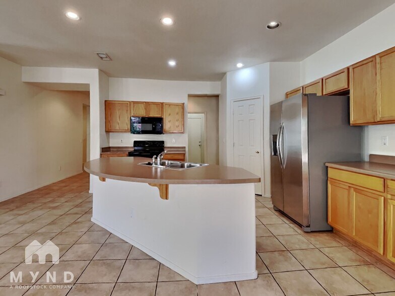 Building Photo - 6780 W Bronco Trail