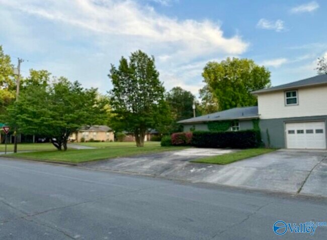 Building Photo - 377 College Park Ct NW