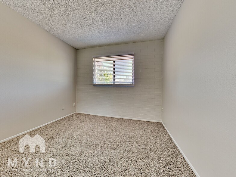 Building Photo - 15049 N 29th Ave