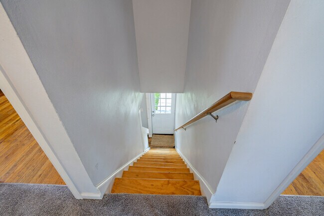 Building Photo - 603 N Spruce St