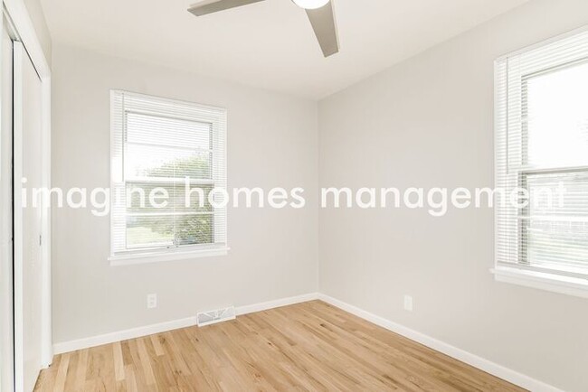 Building Photo - 307 Essen Ln