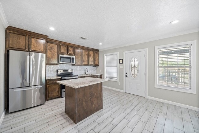 Building Photo - 7941 Goode St