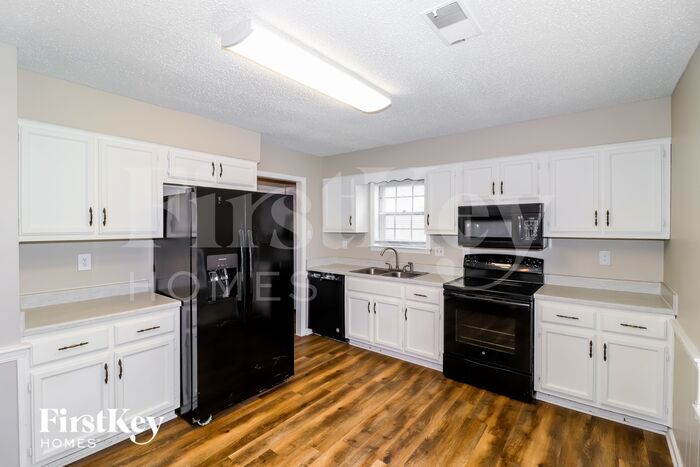 Building Photo - 6229 Skyview Cir