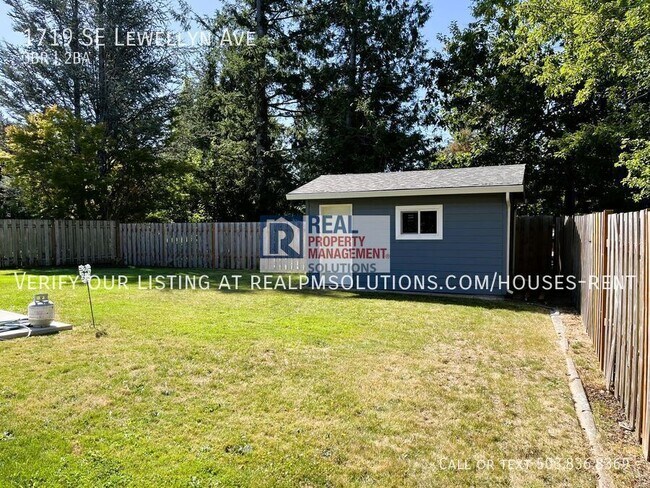 Building Photo - 1719 SE Lewellyn Ave