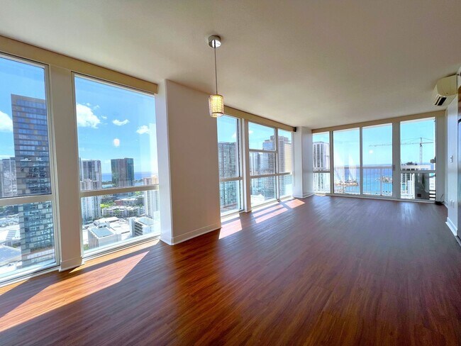 Building Photo - 909 Kapiolani Blvd