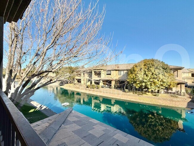 Building Photo - 705 W Queen Creek Rd