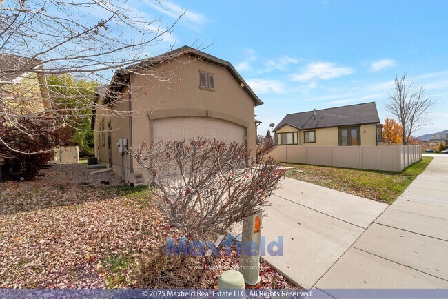 Building Photo - BRAND NEW CARPET - 6BD 4BTH 2GAR - Home in Lehi