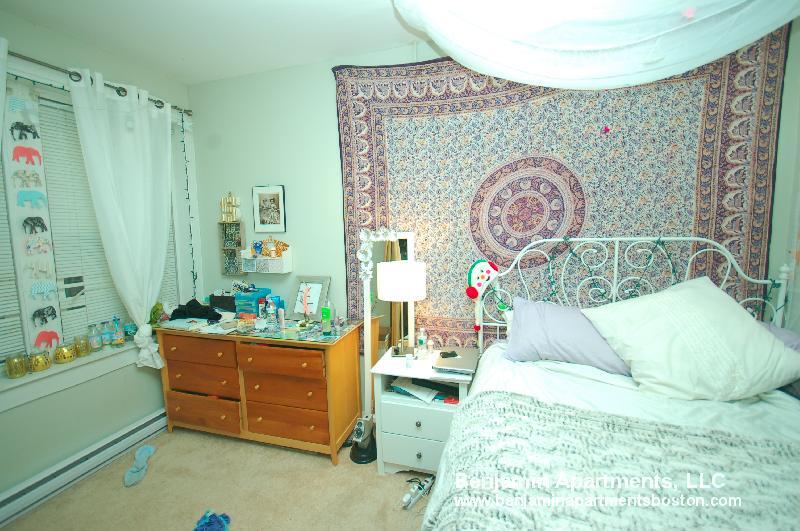 Building Photo - 883 Huntington Ave