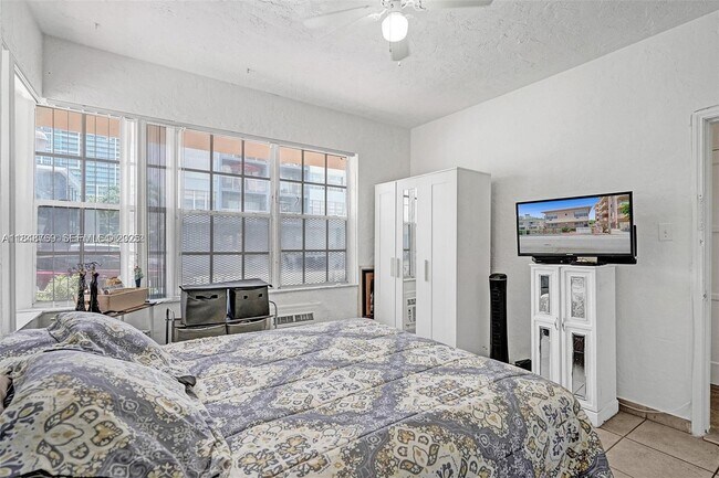 Building Photo - 6860 Abbott Ave