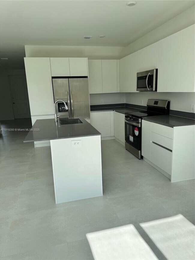 Building Photo - 18932 SW 344th Ter