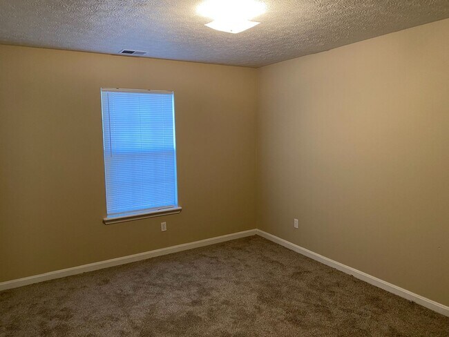 Building Photo - 6616 Burlwood Dr