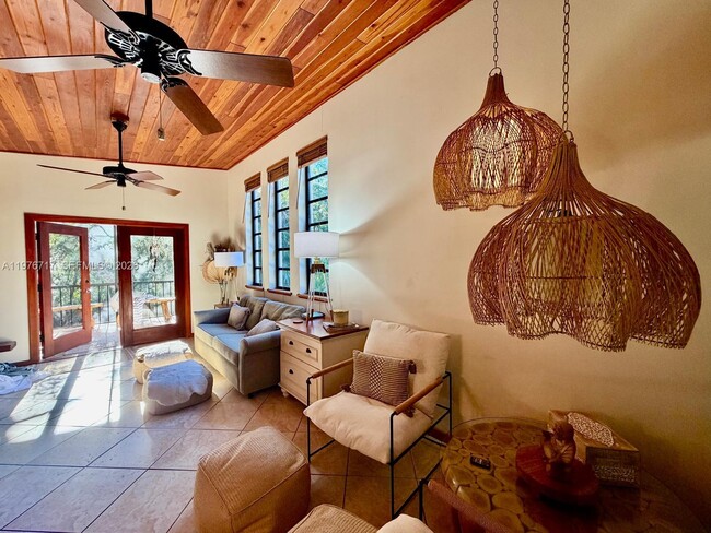 Building Photo - 1615 Harbor Dr