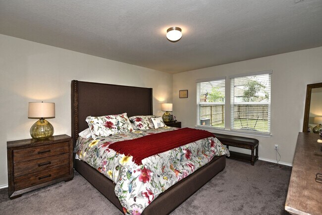 Building Photo - 7807 Cottonwood Ridge