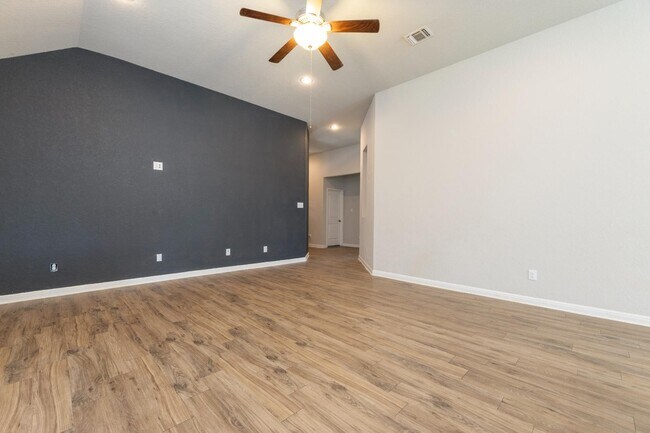 Building Photo - 7703 Kings Spring