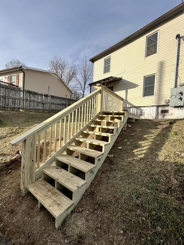 Building Photo - 206 S 4th St